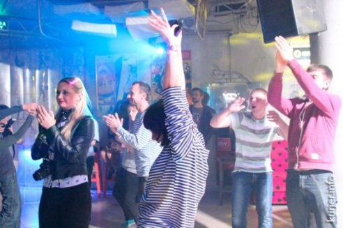 Группа “Село і Люди” впечатлила слушателей рок-балалаечником и безмерным позитивом