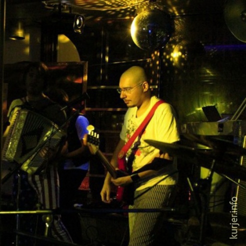 Группа “Село і Люди” впечатлила слушателей рок-балалаечником и безмерным позитивом