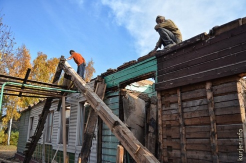 Одни делают ставку на бюджет, а другие – на религию