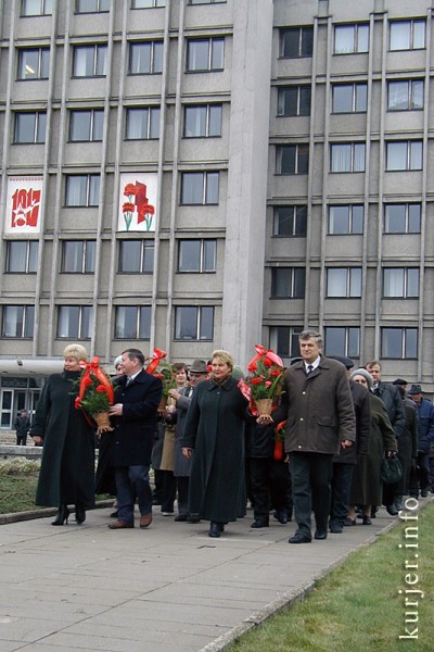 Ленин, Октябрь и символы