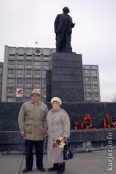 Ленин, Октябрь и символы