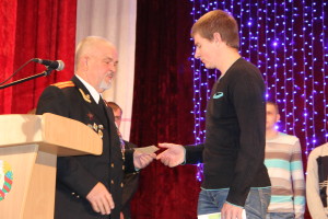 Ждет армейская служба, солдатская дружба…