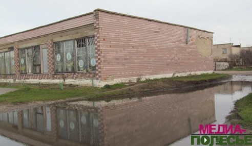 Сигнал читателя. Возле магазина на Бохоново «раскинулось море широко»