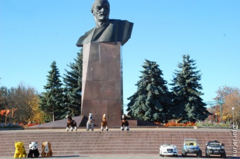 Ленин, Октябрь и символы