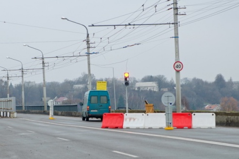 Строители выявили на шмидтовском мосту дефекты