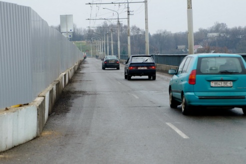 Строители выявили на шмидтовском мосту дефекты