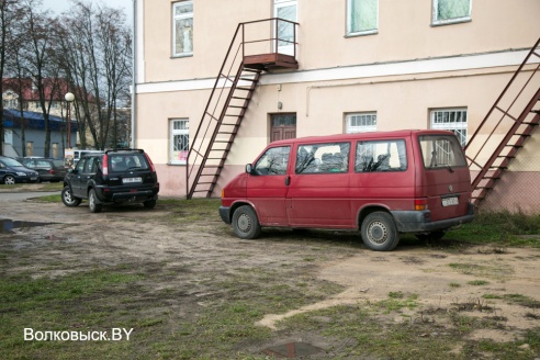 Пешеходная зона или парковка? (фото)