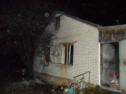 Жительница Калинковичского района спасла соседку из горящего дома (фото)