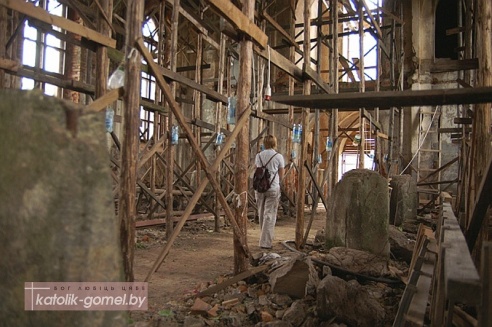 Памятник архитектуры - 100-летний католический костел - начнут реставрировать в Рогачеве (фото)