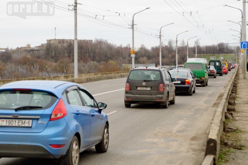 Шмидтовский мост временно открыли для легковых машин и маршруток