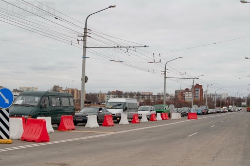 Шмидтовский мост временно открыли для легковых машин и маршруток