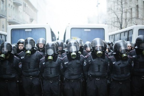 В Украине сторонники евроинтеграции провели шествие по центру столицы