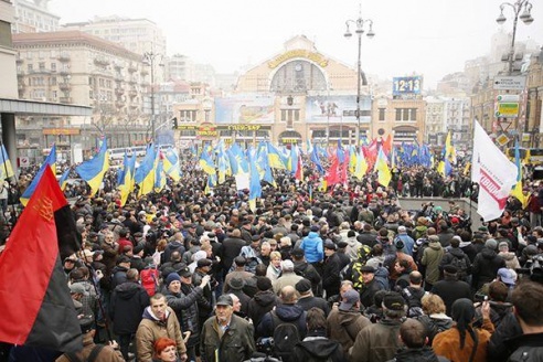 В Украине сторонники евроинтеграции провели шествие по центру столицы