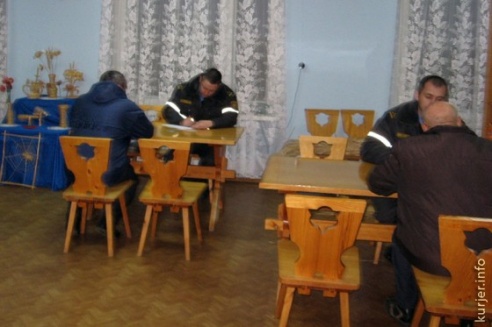 Под Слуцком пенсионерам прервали массовый просмотр фильма телеканала ОНТ (видео)