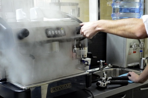 Могилевчанин не нашёл в городе хорошего кофе и решил открыть свою кофейню