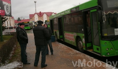 Некоторые городские автобусы сегодня возят людей до Красного