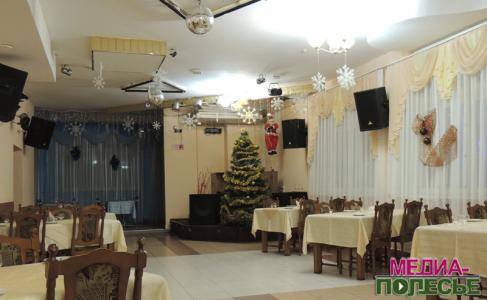 Свободные места в заведениях Столина для проведения корпоратива ещё есть, но мало