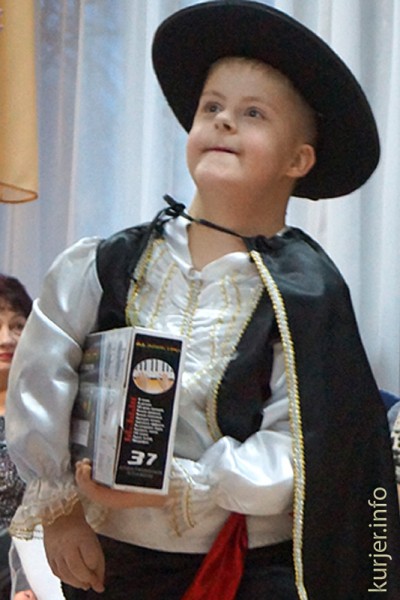 Зимний праздник в коррекционном центре: Новый год он для всех Зимний праздник в коррекционном центре: Новый год он для всех