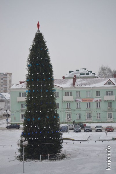 Праздничные ёлки и новогодняя погода последних 10 лет в Слуцке Праздничные ёлки и новогодняя погода последних 10 лет в Слуцке