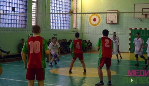 Результаты первенства Лунинецкого района по волейболу среди юношей: первое место у команды из Богдановки