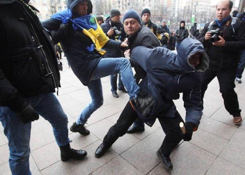В Украине может быть введено чрезвычайное положение