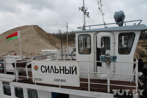 Как везут ловушку расплава для БелАЭС — фоторепортаж из речицкого порта