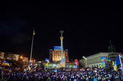 Евромайдан: Кличко ведет тысячи демонстрантов на штурм администрацию президента
