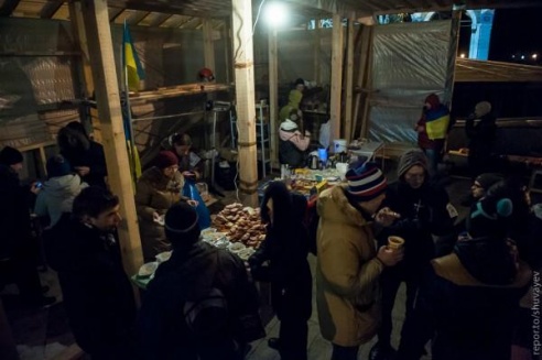 Евромайдан: Кличко ведет тысячи демонстрантов на штурм администрацию президента