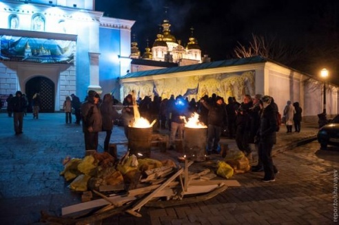 Евромайдан: Кличко ведет тысячи демонстрантов на штурм администрацию президента
