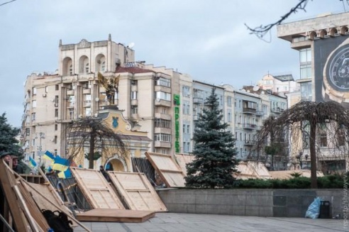 Евромайдан: Кличко ведет тысячи демонстрантов на штурм администрацию президента