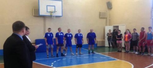 Предновогодний турнир по волейболу состоялся в Столинском колледже