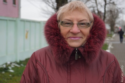 Пишу тебе, Дед Мороз, и жду подарков. Говорят взрослые