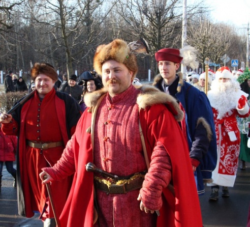 Шествие Дедов Морозов открыло череду новогодних и рождественских мероприятий в Бобруйске