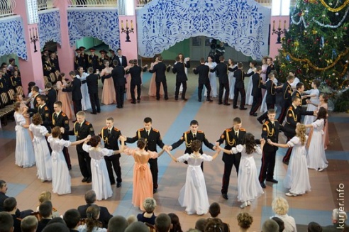 В Слуцке прошёл новогодний кадетский бал