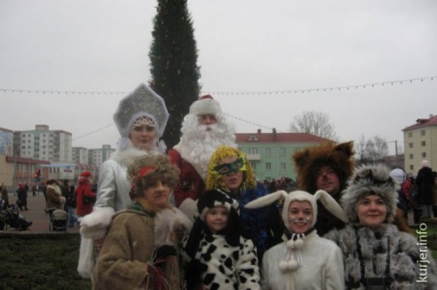 Праздничные ёлки и новогодняя погода последних 10 лет в Слуцке