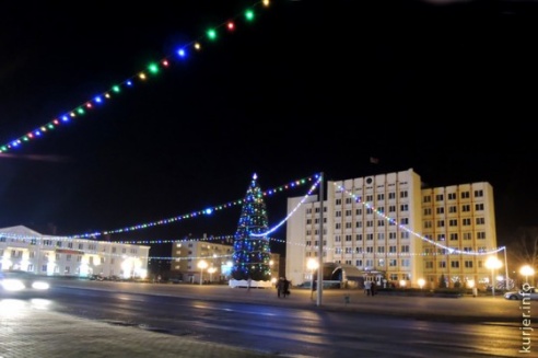 Праздничные ёлки и новогодняя погода последних 10 лет в Слуцке