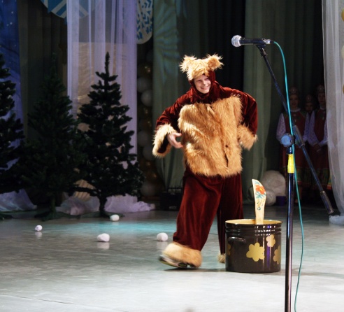 29 и 30 декабря на сцене поставского РДК показали музыкальную сказку «По щучьему велению» (фоторепортаж)