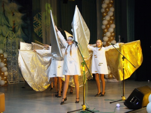 29 и 30 декабря на сцене поставского РДК показали музыкальную сказку «По щучьему велению» (фоторепортаж)