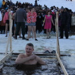 Крещенских «моржей» в Белой Дуброве стало больше