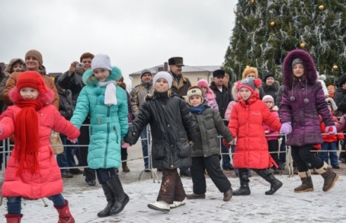 В Новый год праздничные мероприятия развернулись у главной елки города