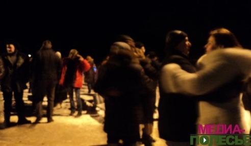 Кутьёй и песнями удивляли жителей и гостей Велуты на районном празднике в колядную ночь