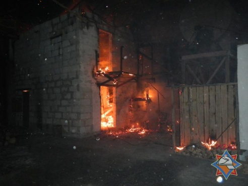 В Речицком районе сторож сжёг гаражный бокс бывшего асфальтного завода (фото)