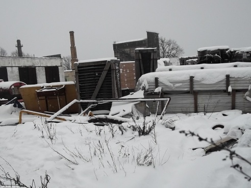 Светлогорская птицефабрика: завезенное для модернизации оборудование годами простаивает под открытым небом (фото)