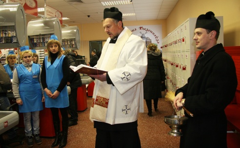 У Паставах адкрылі першы ў раёне магазін “тысячнік” (+ фота)