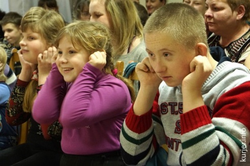 Волонтёры поздравили воспитанников ЦКРОиР