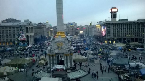 Адна гадзіна на Майдане (фотарэпартаж)