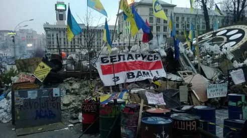 Адна гадзіна на Майдане (фотарэпартаж)