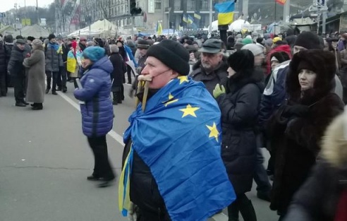 Адна гадзіна на Майдане (фотарэпартаж)