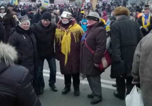 Адна гадзіна на Майдане (фотарэпартаж)