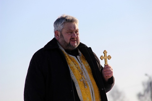 НА КРЕЩЕНИЕ – В ОЗЕРО